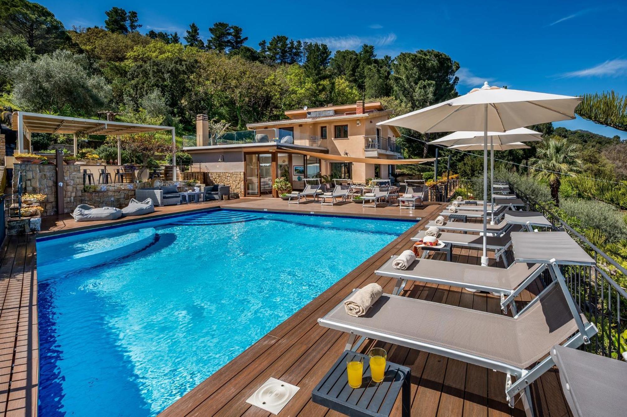 Villa Provenza 12&4, Emma Villas เชฟาลู ภายนอก รูปภาพ