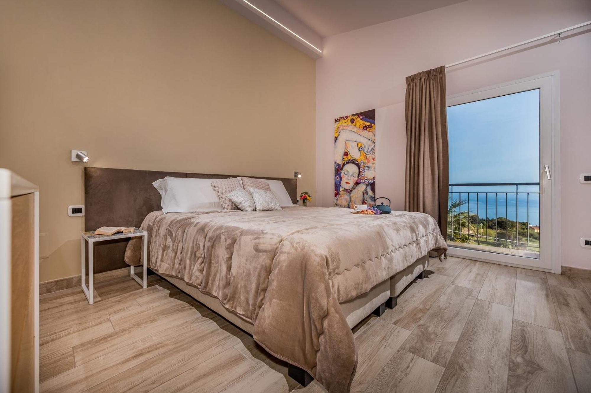 Villa Provenza 12&4, Emma Villas เชฟาลู ภายนอก รูปภาพ